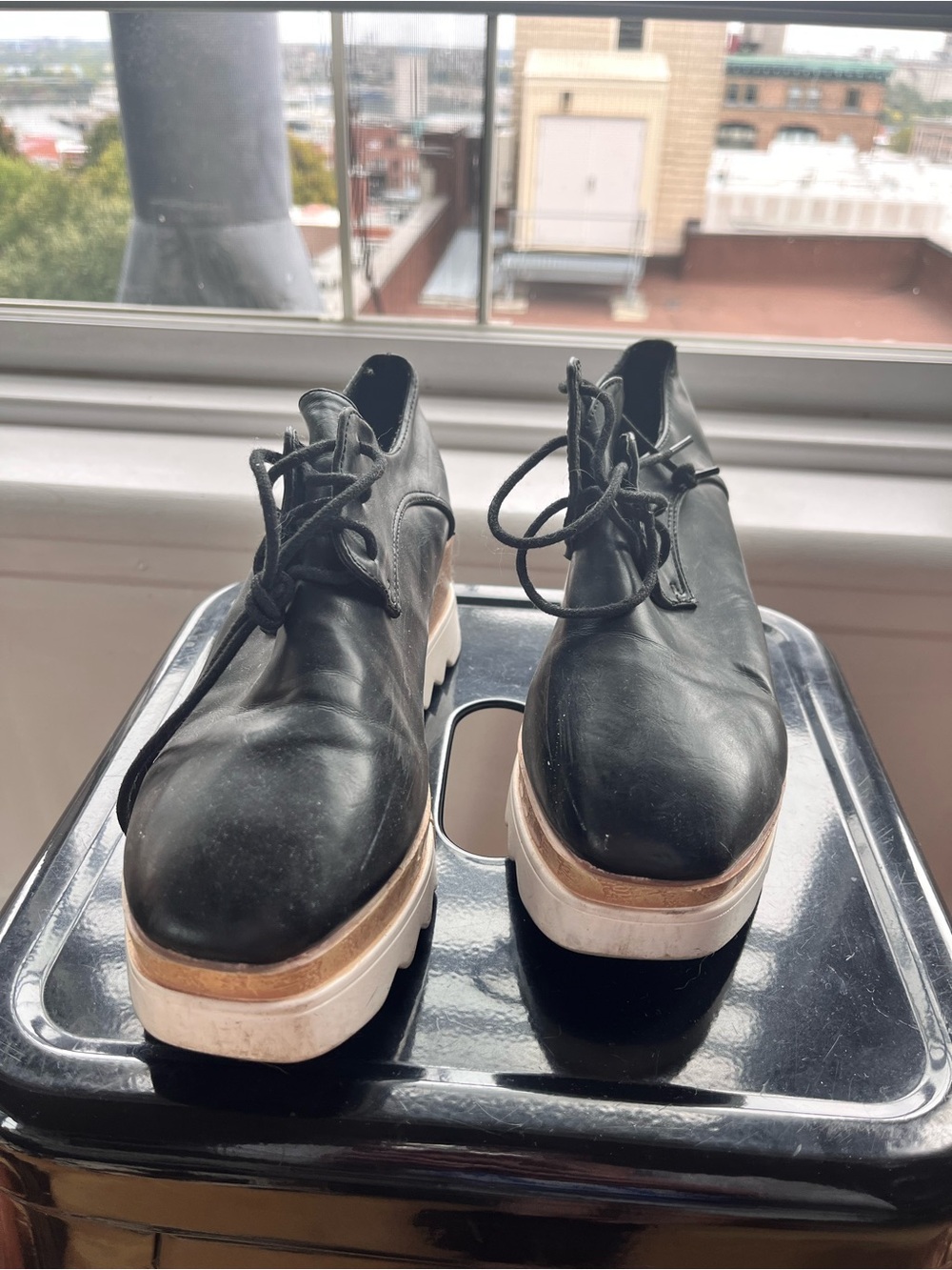 Women’s Black Lace-Up Derby Shoes with Contrasting Platform Sole